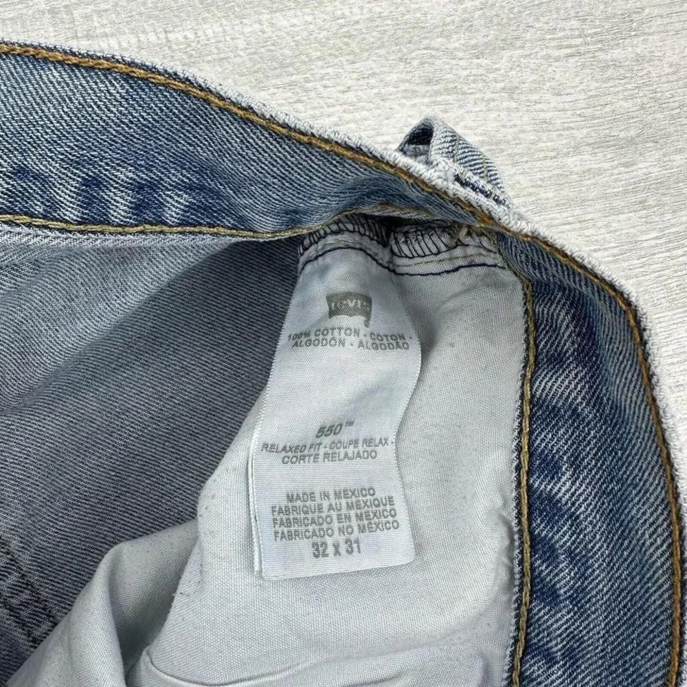 Vintage Levi's 550‎ Jeans Mens 32x31 Blue Light Wash Denim Regular Fit Straight